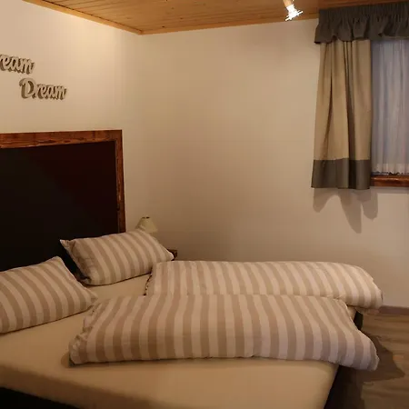 Holl Apartment *