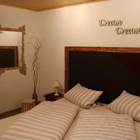 Holl Apartment *